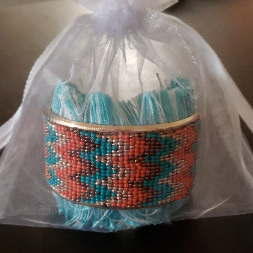 NWOT Unique & Stylish Turquoise Beaded Fringe Cuff - Picture 4 of 4